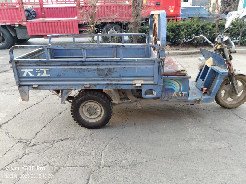 大江一米八电动三轮车，五块70斤水电瓶，大泰后桥2000瓦电机用不到了，便宜卖。（第 1 张）