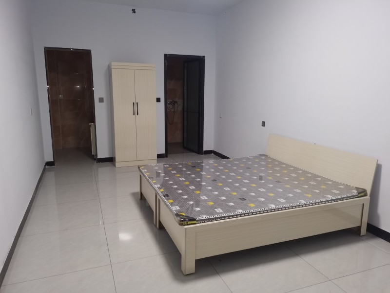 施庄西头文化广场附近，自建房，面积约30平方，有独立卫浴，免费WIFI，环境卫生（第 1 张）