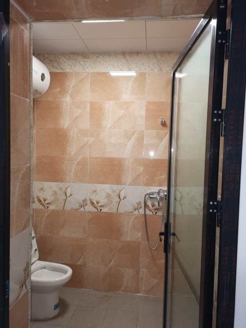 施庄西头文化广场附近，自建房，面积约30平方，有独立卫浴，免费WIFI，环境卫生（第 4 张）