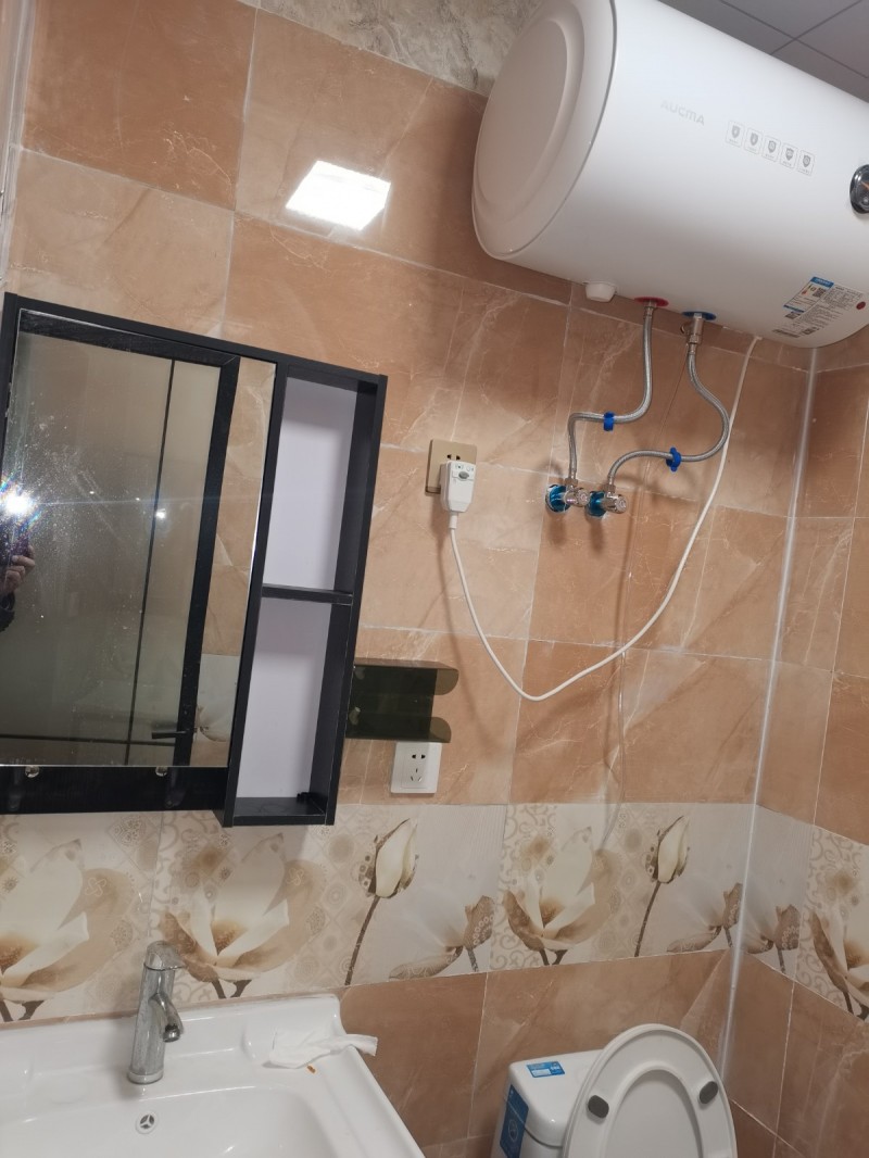 施庄西头文化广场附近，自建房，面积约30平方，有独立卫浴，免费WIFI，环境卫生（第 3 张）