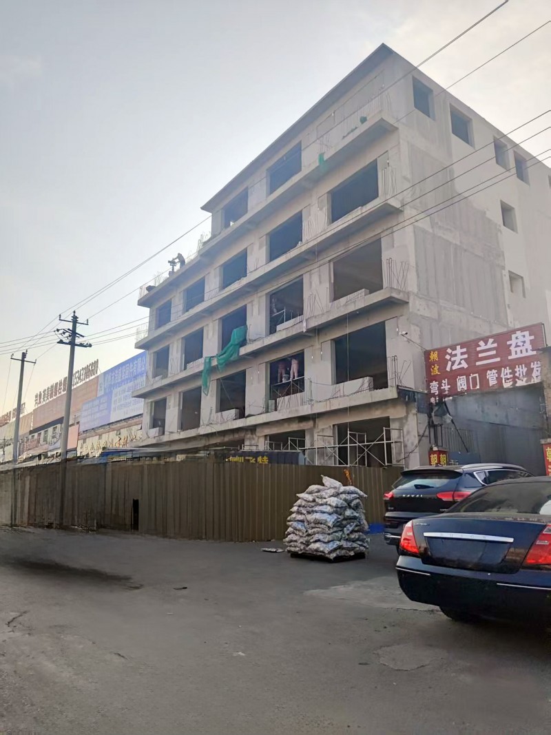 出租：河北铺老107国道，办公楼整体出租，可分租可整租，院内仓库整体出租，地理位（第 1 张）
