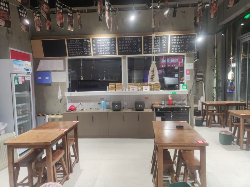 永年天骏商业街餐饮店 
『店铺面积』：100平米
『周边环境』：天骏商业步行（第 4 张）