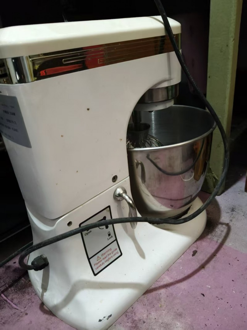有没有想做奶茶用奶茶设备的？我这有一整套奶茶设备，之前我。是加盟的贡茶，现在不干（第 4 张）