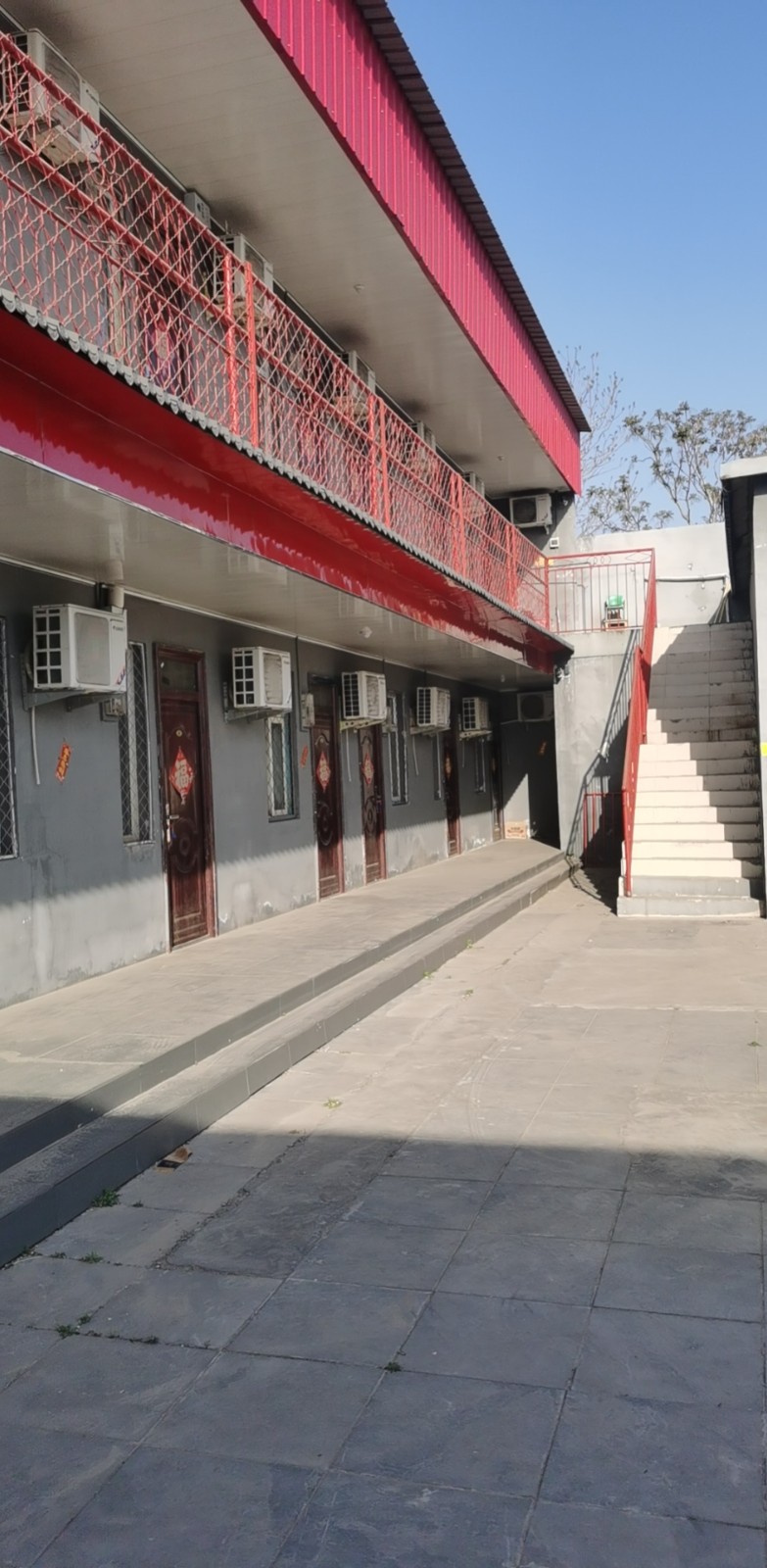 出租公寓
24小时无死角监控安全放心
防盗门防盗窗安全！
最快网速免费用（第 2 张）