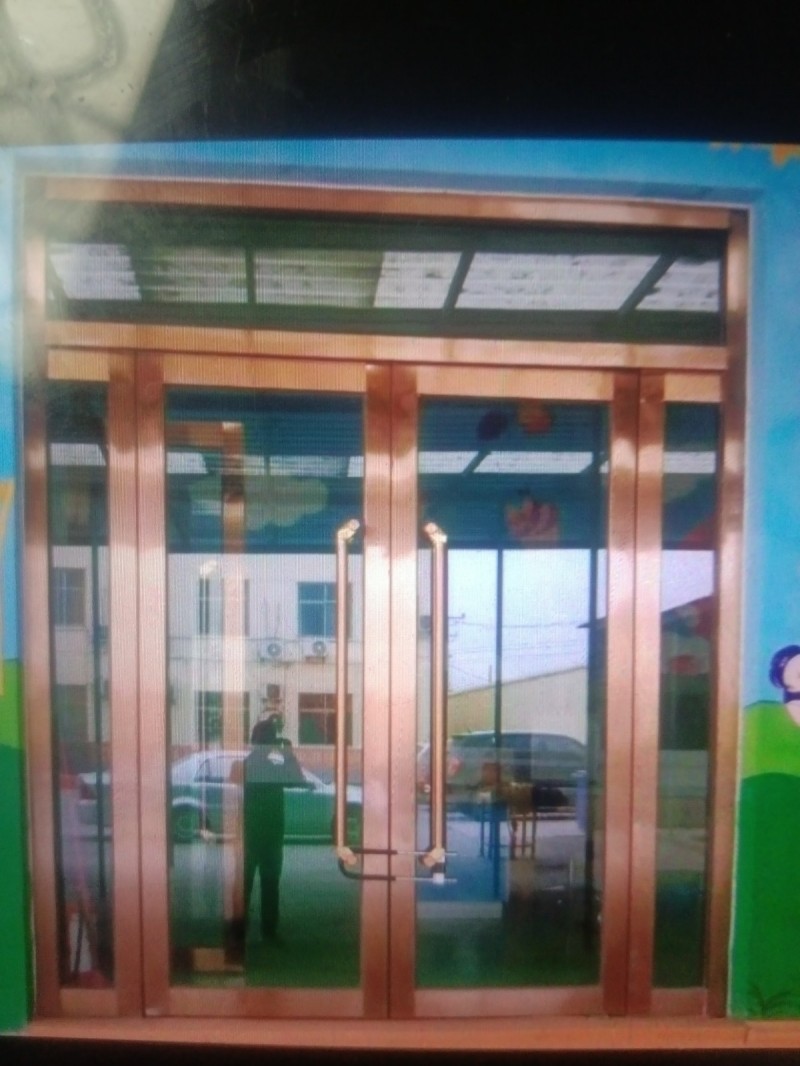 专业维修玻璃门，铝合金门窗，肯德基门，不锈钢门，以及各种门窗，（第 1 张）