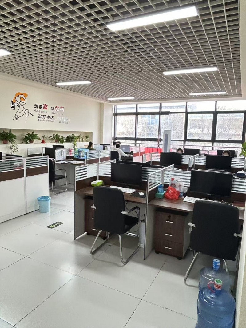 地点:沙河市健康街阁厦三楼，交通方便，配套丰富
面积:250平，方正格局，3间（第 2 张）
