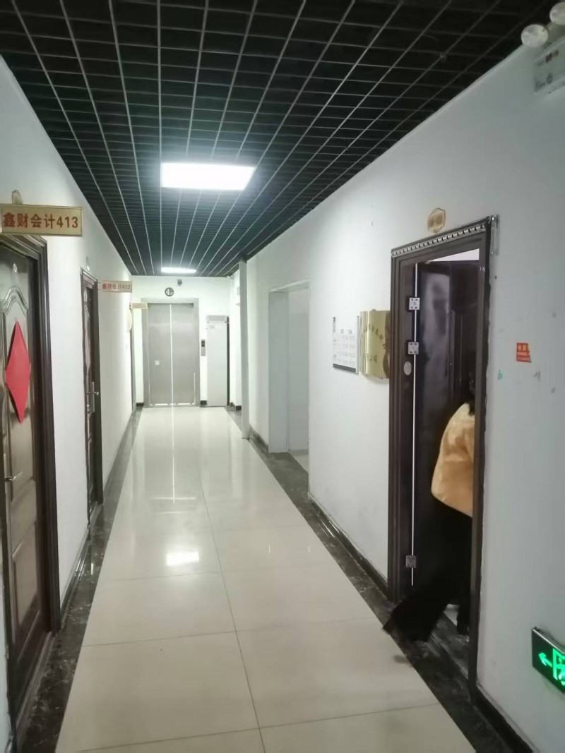 产业城A6商务楼，2号门4楼办公楼一间60平米出租，水电齐全，交通便利（第 1 张）