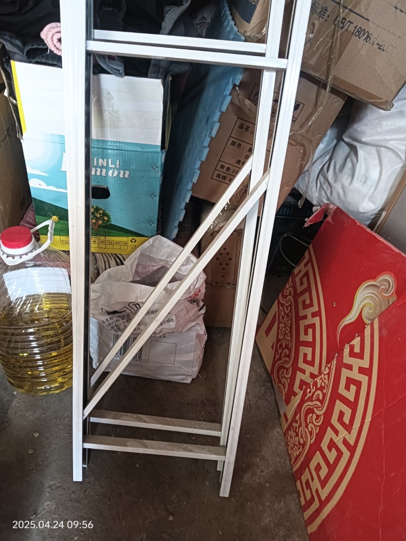 三层货架，用了没几天90元出，另有封口机一台，豆浆一台价格便宜，给线就卖，用了三（第 4 张）