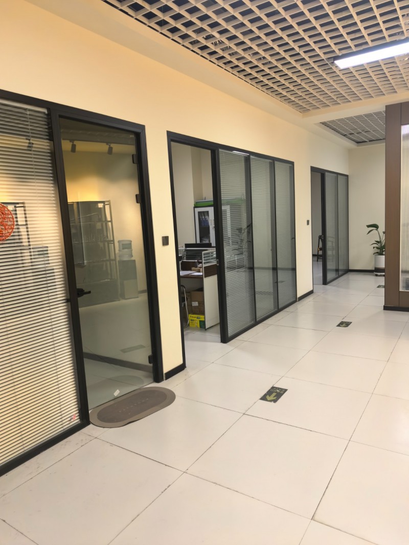 想来沙河开展网销公司业务的看过来，贸易街核心商圈，好招人，地下有停车场，电梯直达（第 4 张）