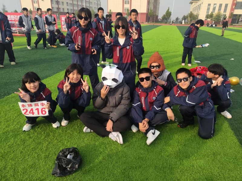 邯郸市永臻高级中学，新高一火热报名中
王磊老师  永臻高中五大优势
1.师资（第 5 张）