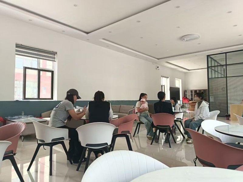 邯郸市永臻高级中学，新高一火热报名中
王磊老师  永臻高中五大优势
1.师资（第 4 张）