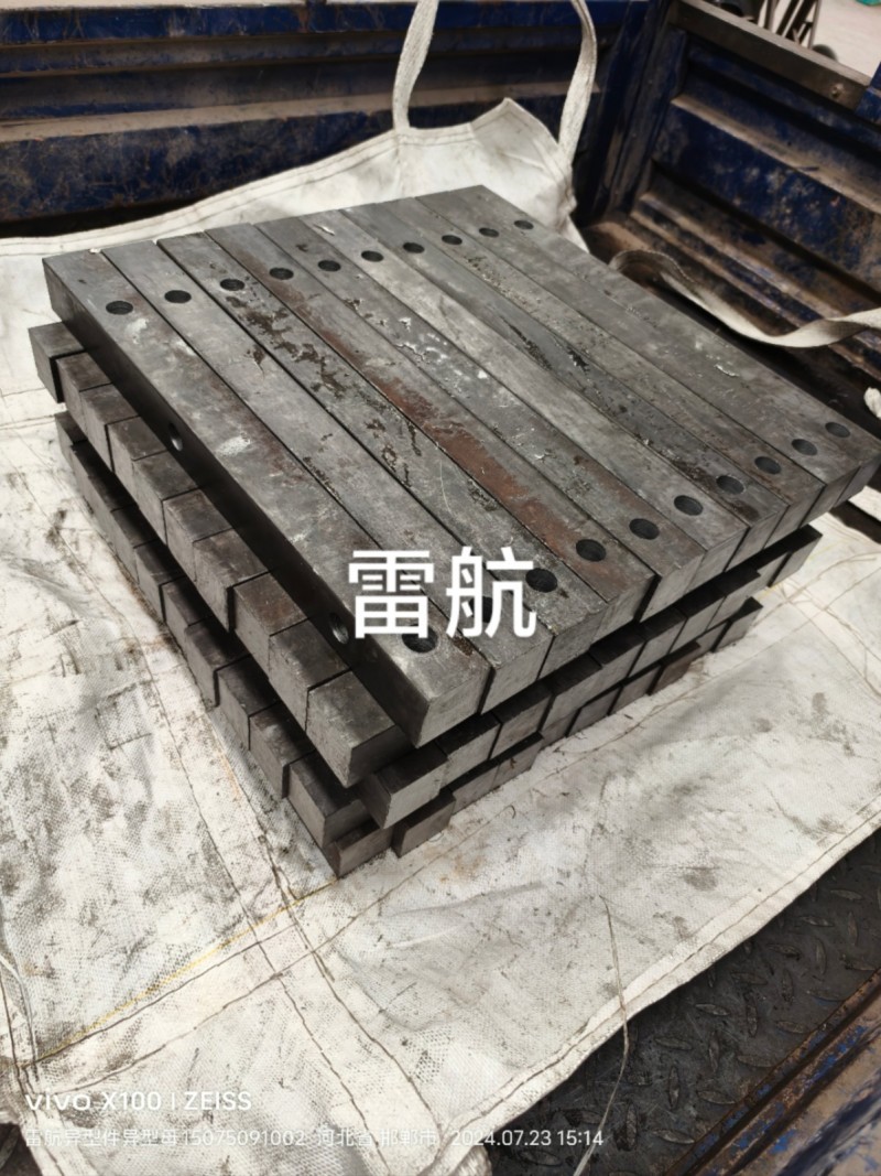 本厂有多台数控车床，立钻，锯床，攻丝机，有需要锯料，钻孔（最大32.5孔），攻丝（第 1 张）
