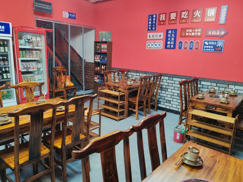 因个人原因急转！！！店铺精装修，上下三层，接受即可营业，最适合轻投资。有意向的可（第 3 张）