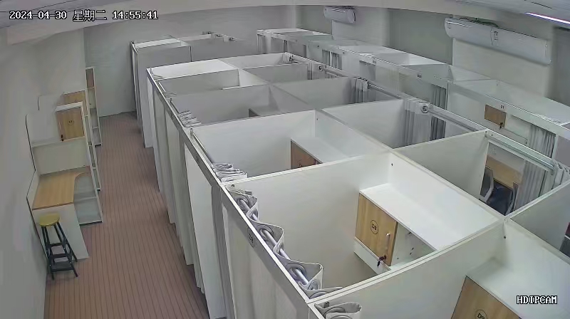 因本人无暇管理，现将营业中自习室出租转让，无转让费，接手即可经营，有意者联系
（第 4 张）