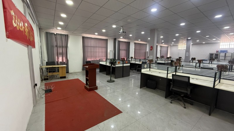 带300平办公地点
办公地点物资齐全，拎包就能营业
仓库有行吊和货架
意向（第 5 张）