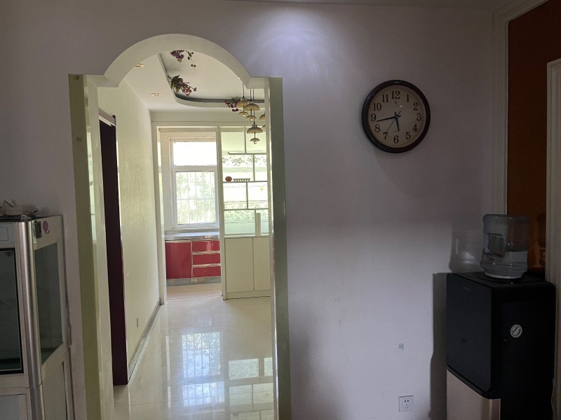 出租名关阳光新城小区3楼，二室一厅一卫，精装修，家具齐全，拎包入住，有意详谈。（第 3 张）