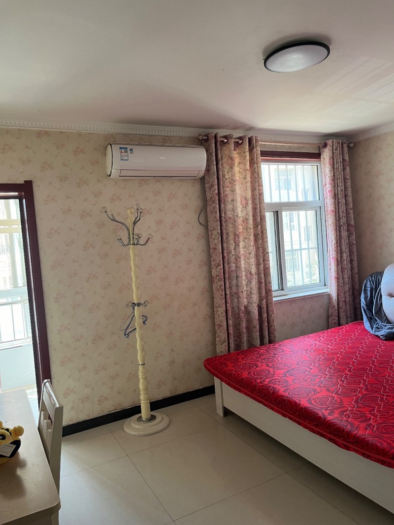 出租名关阳光新城小区3楼，二室一厅一卫，精装修，家具齐全，拎包入住，有意详谈。（第 6 张）