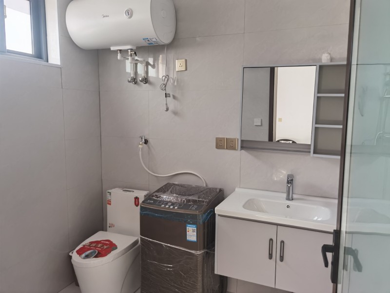 安逸小居•公寓 单间出租（首次出租），交通便利，紧挨实验中学和新中医院，停车方便（第 3 张）