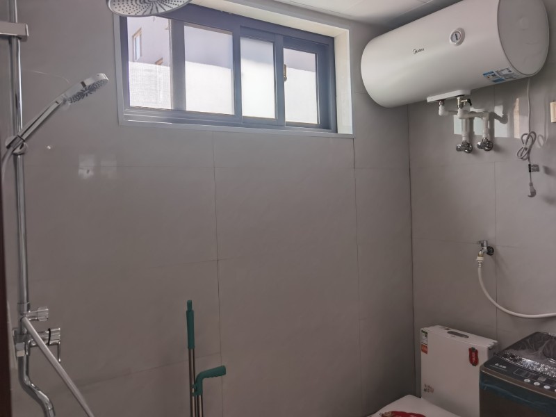 安逸小居•公寓 单间出租（首次出租），交通便利，紧挨实验中学和新中医院，停车方便（第 4 张）