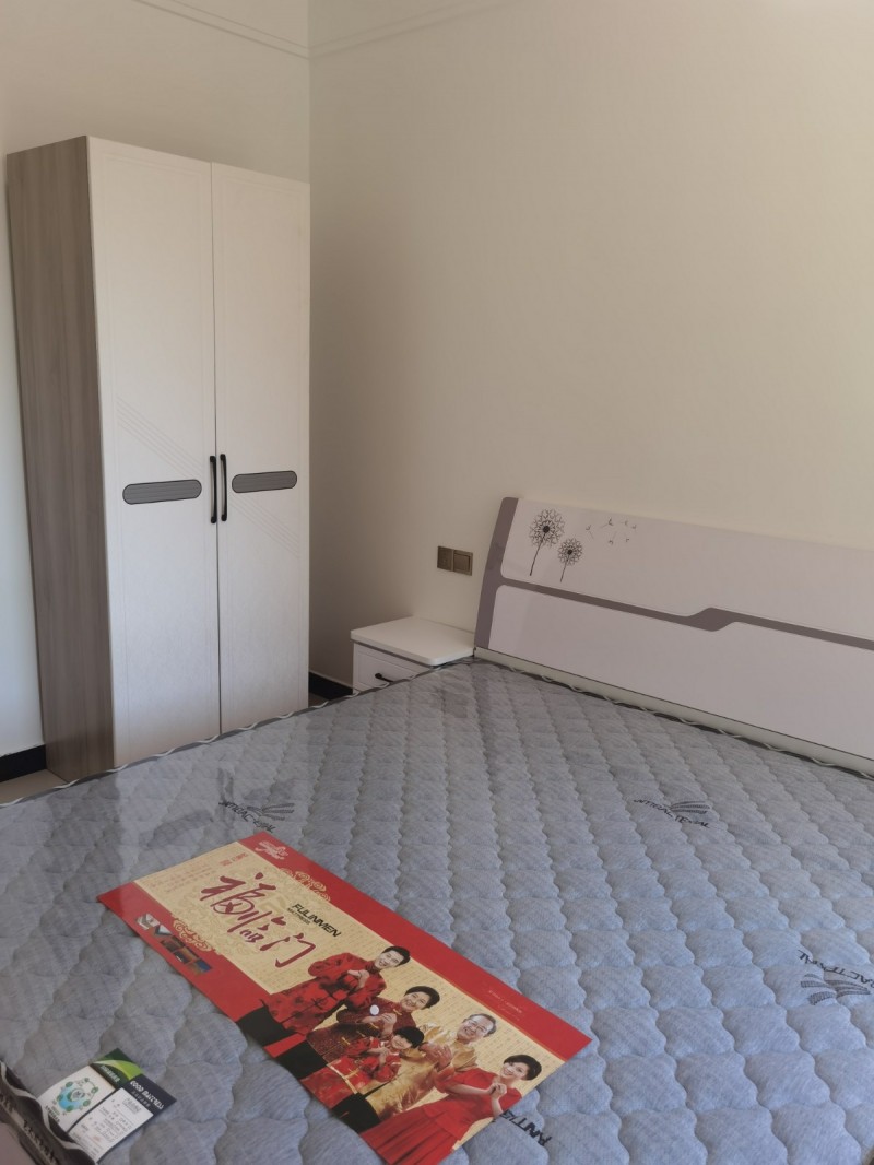 安逸小居•公寓 单间出租（首次出租），交通便利，紧挨实验中学和新中医院，停车方便（第 6 张）