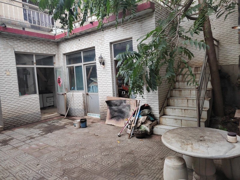 喜欢住小院子的朋友看过来，入住之前会按照你的习惯进行简装。出租房屋：虎威街西头，（第 5 张）