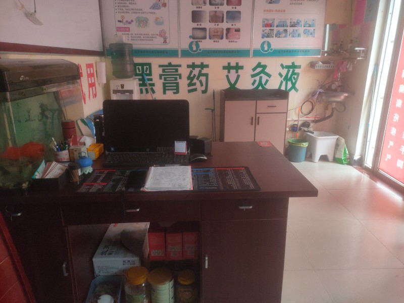 出租太极广场门市一门一窗两小间，大约20平方，目前营业状态，整转空转均可，也可以（第 3 张）