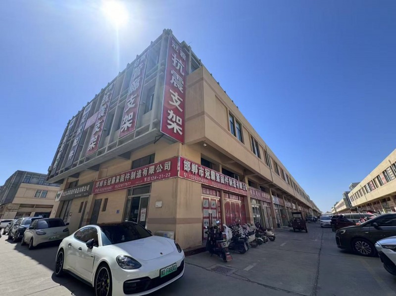 出租位与产业城东区12＃21-22号东门中心街，位置好价格面议！非诚勿扰！上下三（第 3 张）