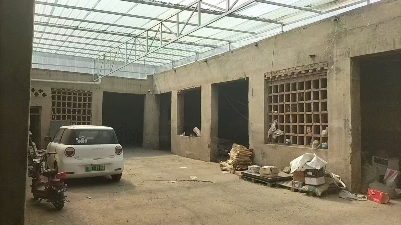 转租107老商城红绿灯西行100米路南仓库350-400平仓库  9个月到期价格（第 1 张）