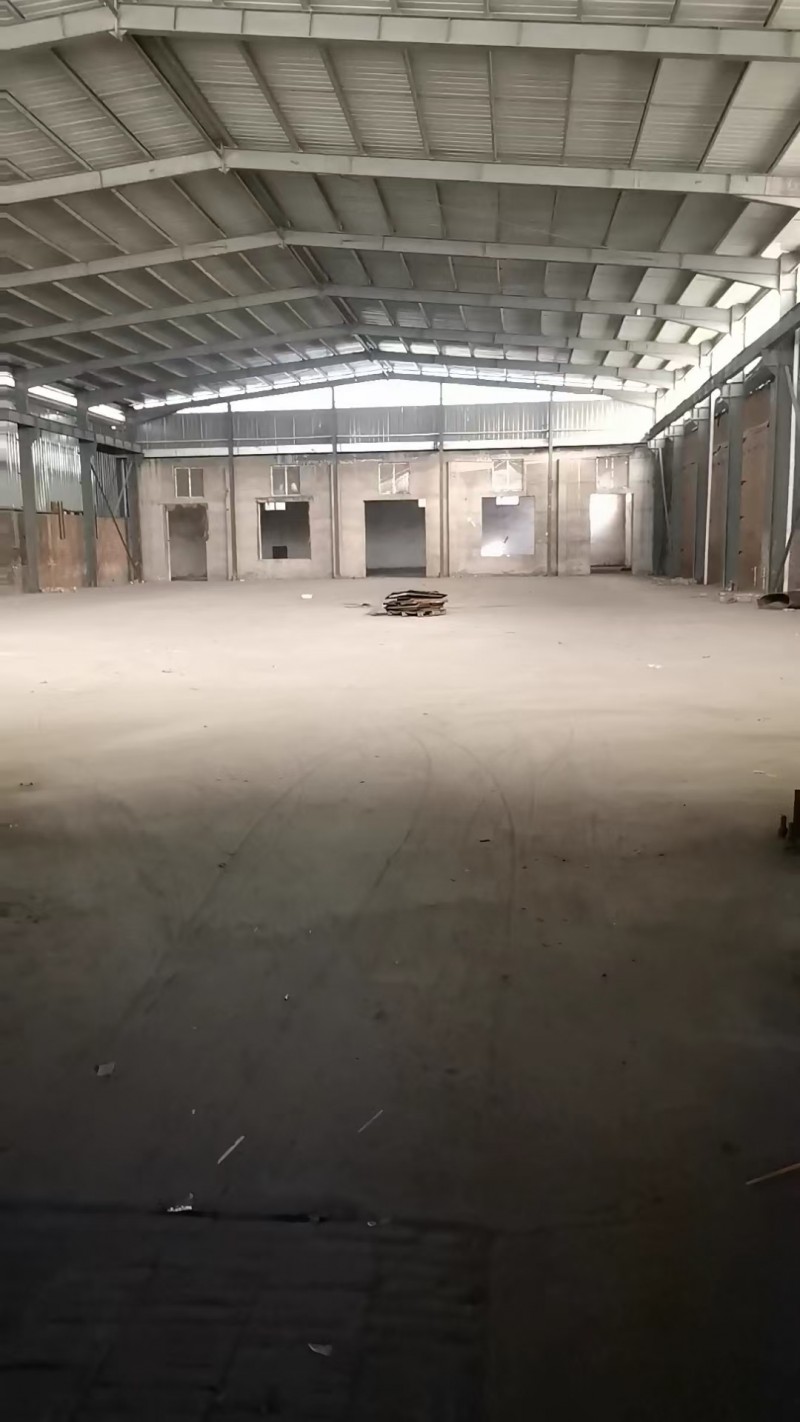 仓库出租 地址:产业城附近，展览中心东，二环红绿灯东行300米路北，有厂房150（第 2 张）