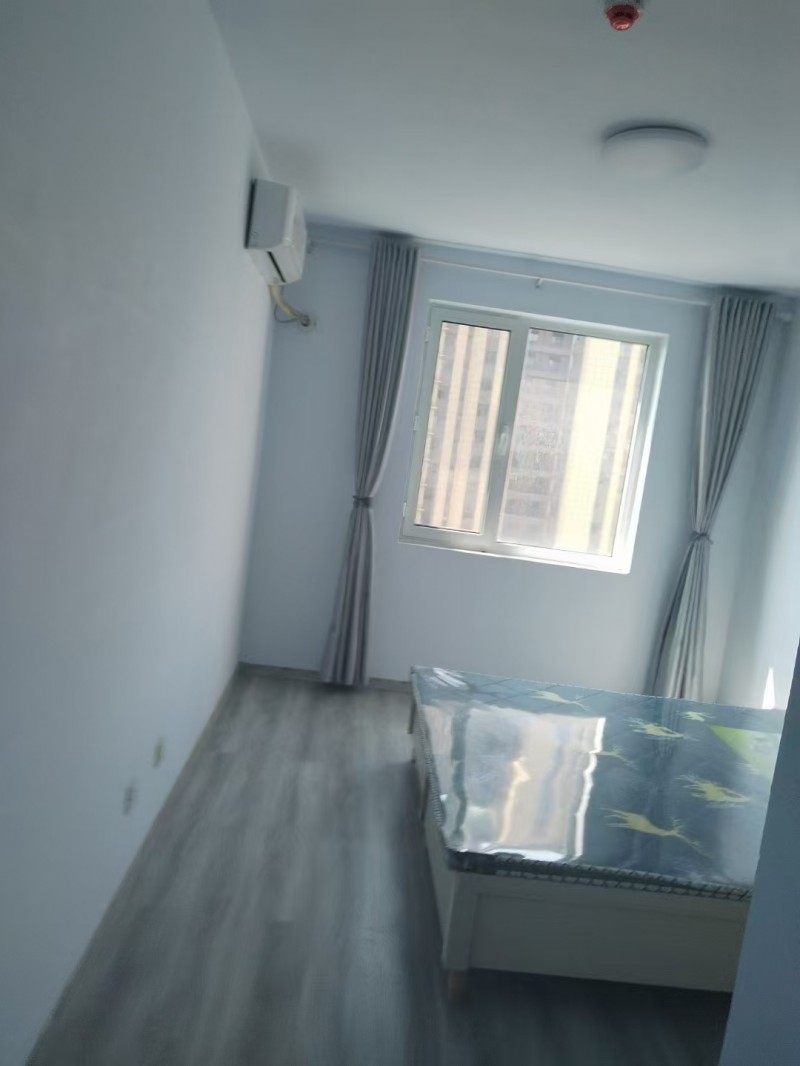 本人在华景苑小区有一房屋现对外出租，
房屋面积120平，两室两厅一卫，
家具（第 1 张）