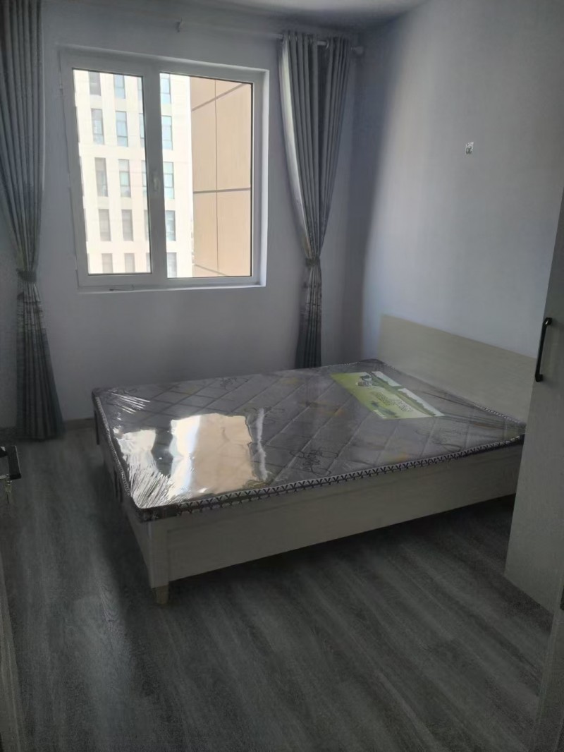 本人在华景苑小区有一房屋现对外出租，
房屋面积120平，两室两厅一卫，
家具（第 3 张）
