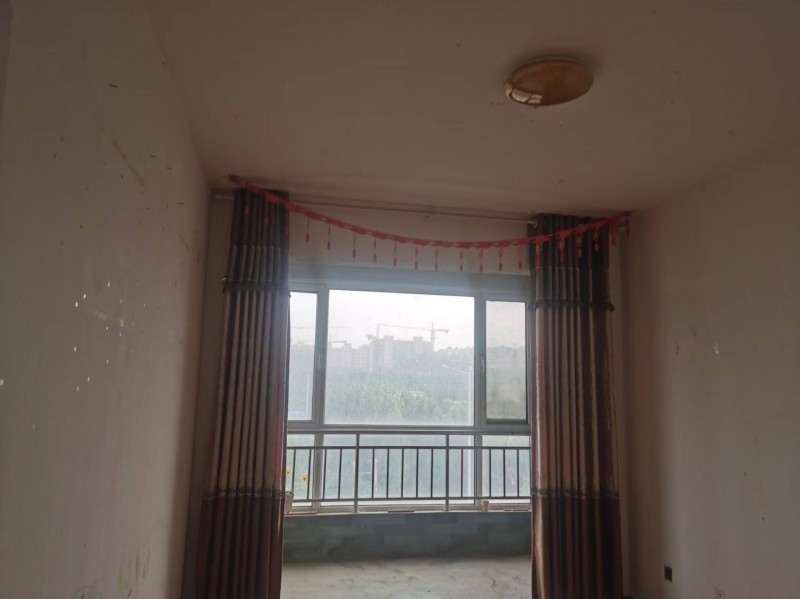永美东区单元出租，三室两厅两卫，交通便利，环境优美，临街，居住办公均可，另政府街（第 3 张）