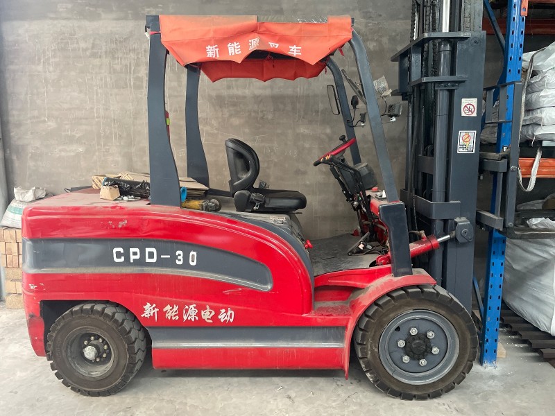 出售电叉车，用了一年左右，需要联系（第 1 张）