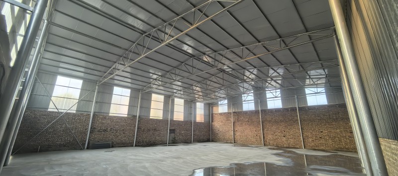 出租新建车间：405平，出门大路，水电齐全。 
地址：永年区健康西大街，娄山路（第 3 张）