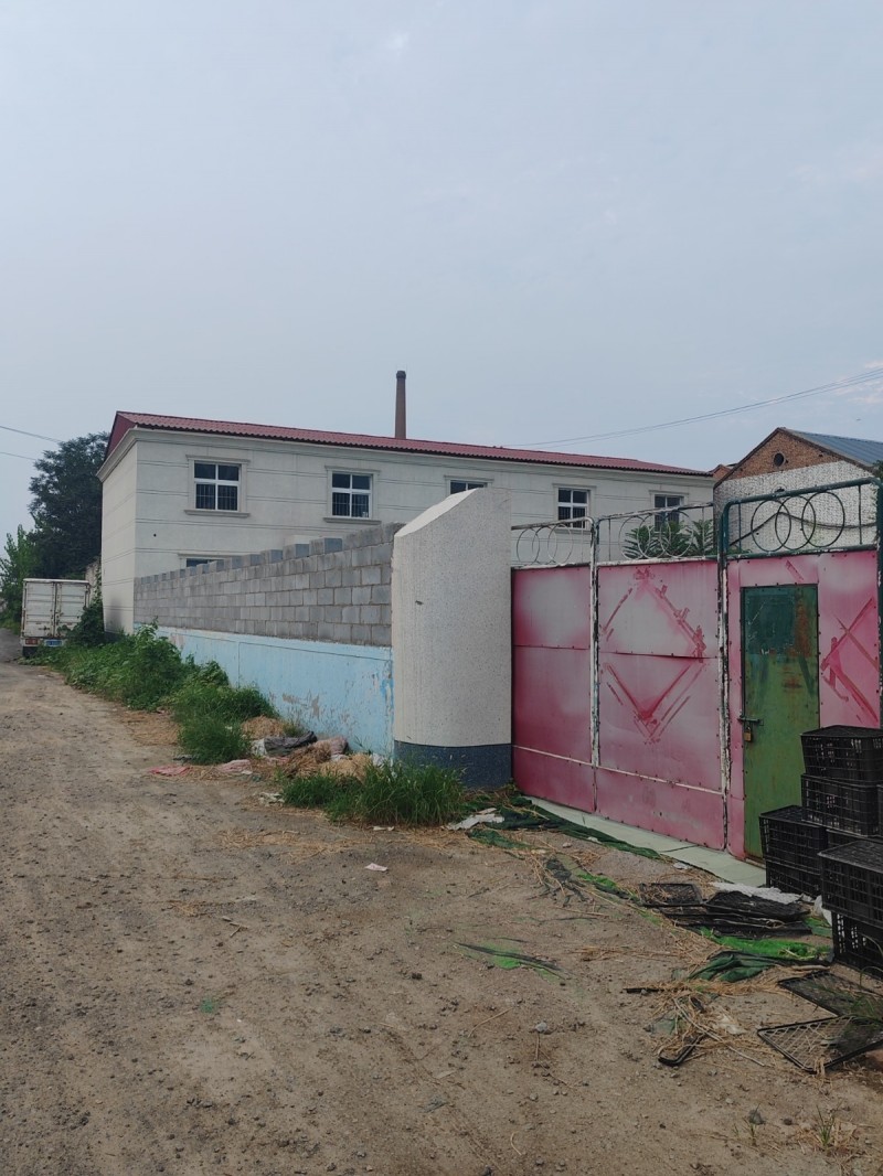 长期出租裴坡庄天和家园往东五十米独院，有两层楼，建筑面积500平左右加上600平（第 3 张）