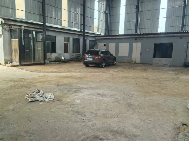 沙河市东环龙星街有一标准化厂房2600平出租，交通便利近邻路边可进半挂，有航吊，（第 4 张）