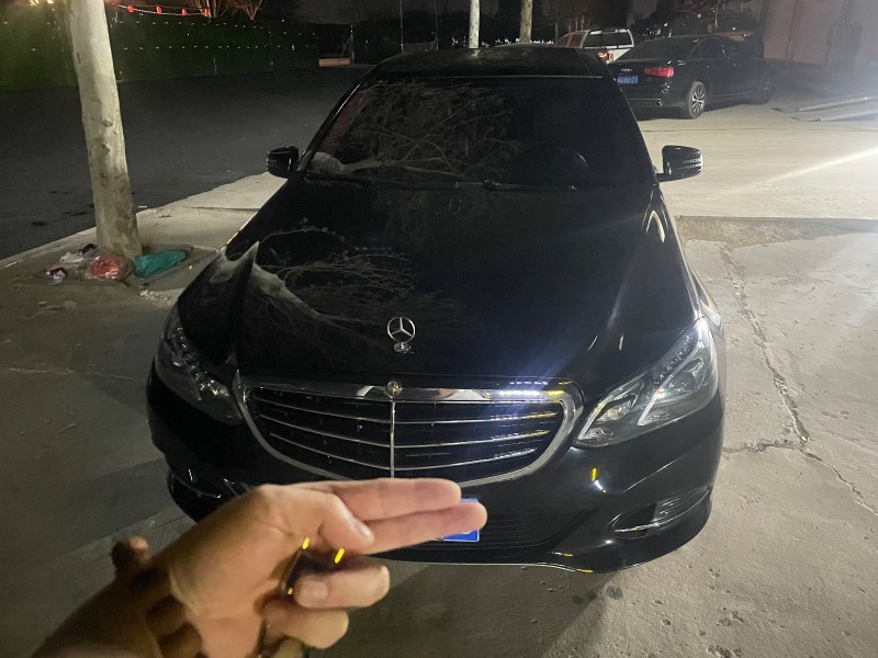 出售奔驰e300L自己一直再开，2010年12月份的车，完美升级2015款车型，（第 1 张）