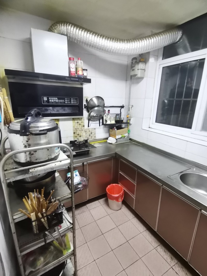 自家房子出租：一实学校附近，三室两厅一卫，家具家电齐全，拎包入住，临近学校医院天（第 2 张）