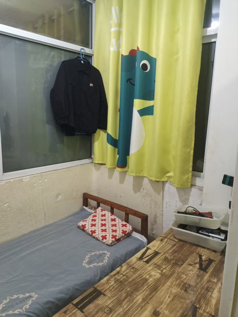 自家房子出租：一实学校附近，三室两厅一卫，家具家电齐全，拎包入住，临近学校医院天（第 3 张）