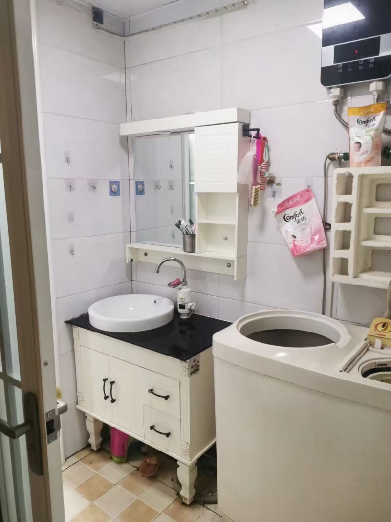 自家房子出租：一实学校附近，三室两厅一卫，家具家电齐全，拎包入住，临近学校医院天（第 4 张）