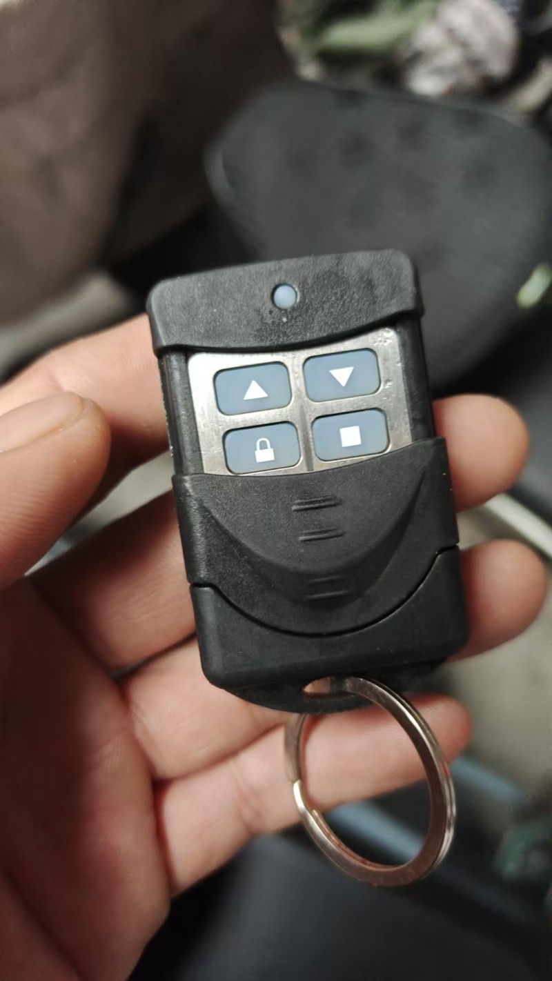 失物招领
捡到一个钥匙，谁的请联系
北东街工业区东西路卖瓷砖附近捡的（第 1 张）