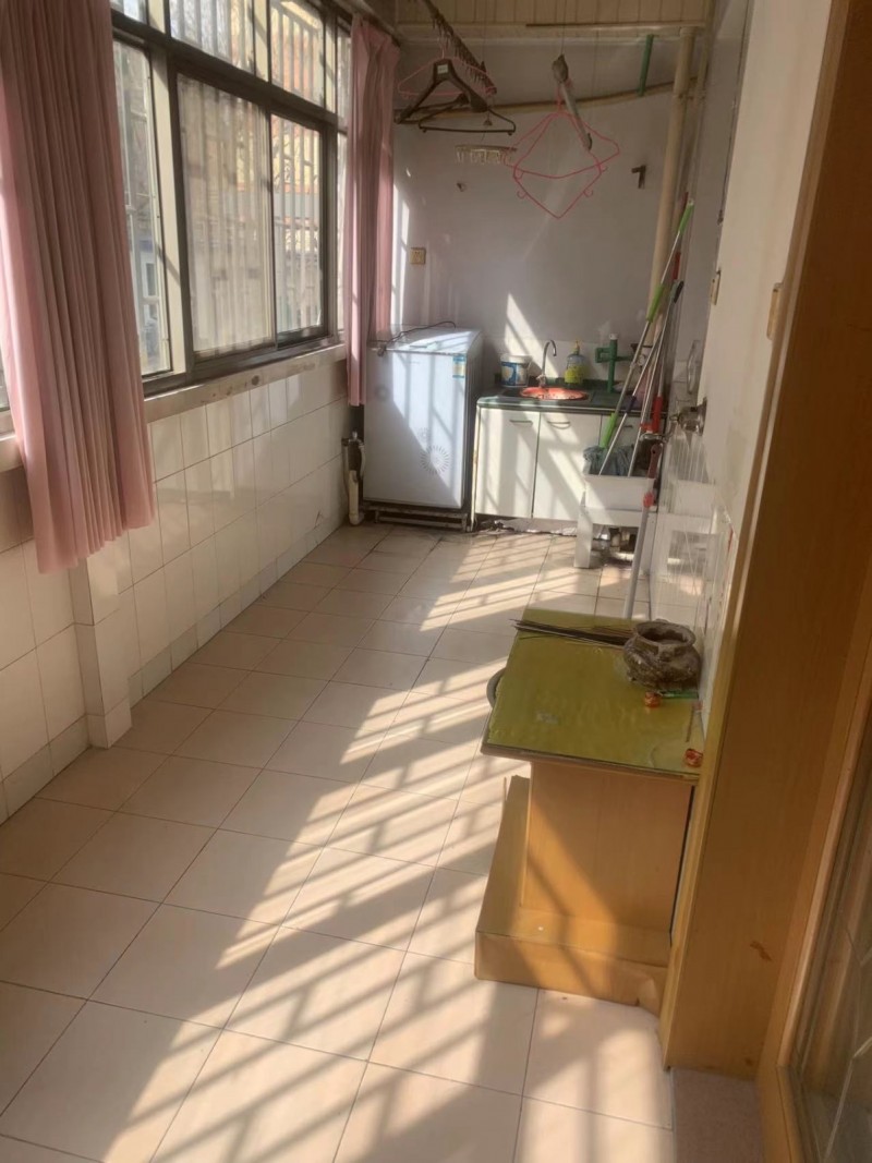 出租太极广场附近小区，四室两厅两卫，家具家电齐全领包入住，非诚勿扰～（第 6 张）