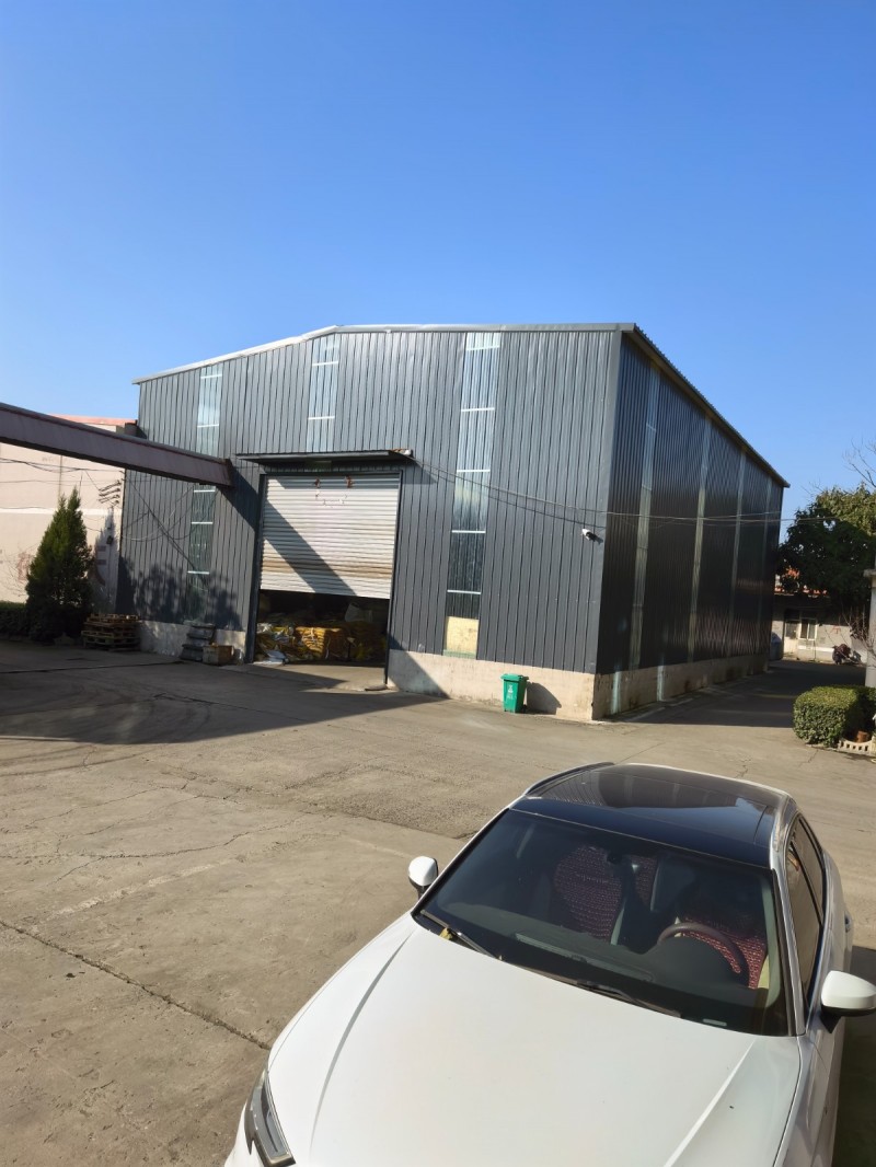 出租，段庄工业区大路边有4大间门面，开饭店，超市，都可以，
出租，厂里面2层，（第 3 张）