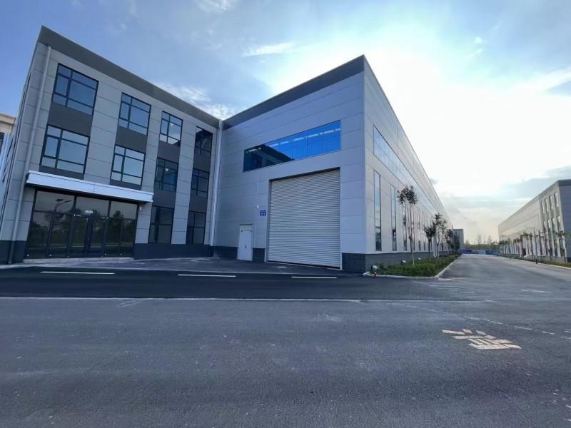 高标准工业厂房，带产权证，独立产权。
A3-5面积2018.5㎡（厂办一体）（第 1 张）