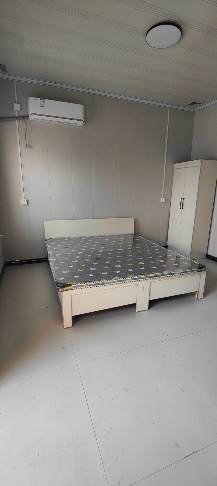 中召庄村单间出租，水电齐全，拎包入住（第 1 张）