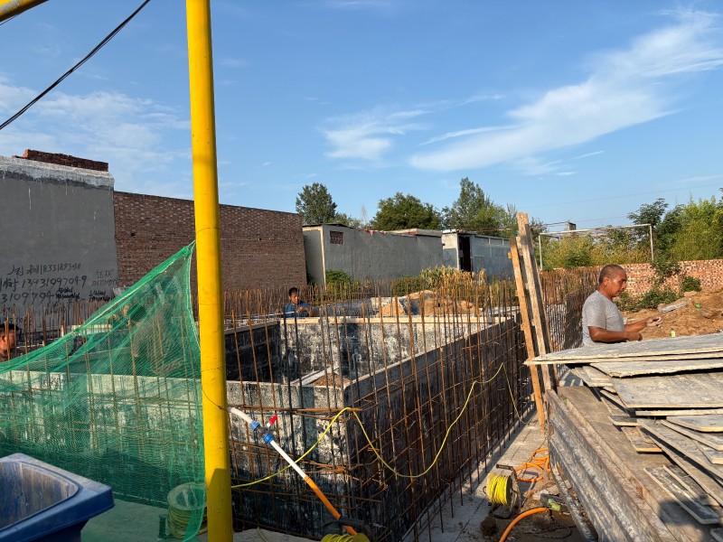 邯郸市筑耀建筑专业建别墅
包工包料包设计，我公司主营农村自建别墅。专业施工队，（第 1 张）