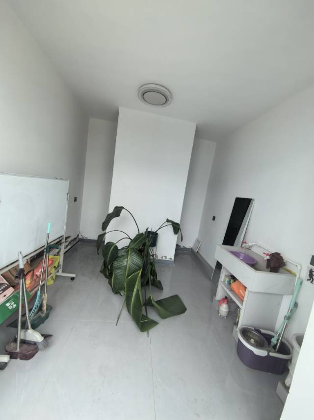 仓库出租位置:新名河桥南边，建材市场附近优势:交通便利，距离河北铺近、附近多家物（第 3 张）