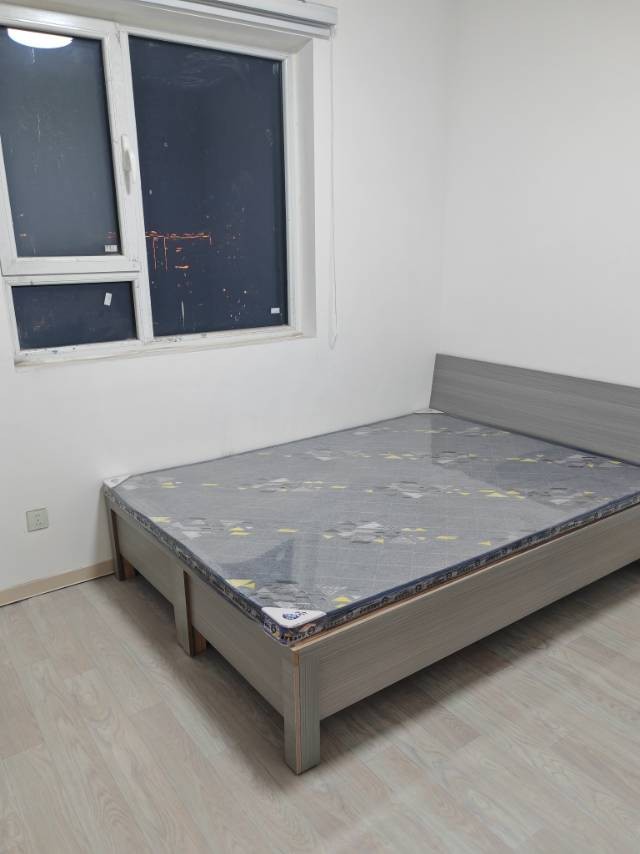 育德府小区 集体供暖 包暖气费 精装修 家电齐全 拎包入住 带车位 一年起租 年（第 4 张）