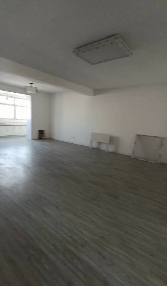 金帝小区 黄金地段142㎡大三房 温馨宜居 交通枢纽 拎包入住！
诚心出租金帝（第 5 张）
