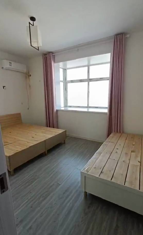 金帝小区 黄金地段142㎡大三房 温馨宜居 交通枢纽 拎包入住！
诚心出租金帝（第 7 张）